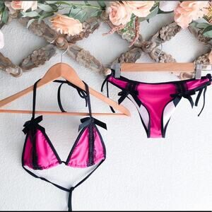 New boutique scrunch bottom cheeky string Brazilian lace bikini M